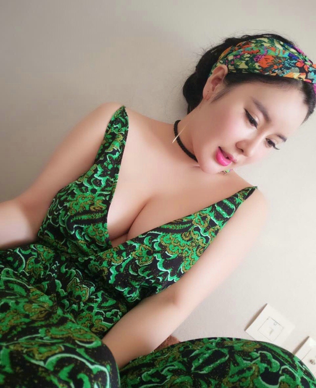 美艳娇娘诺诺Nono私房妩媚私房写真