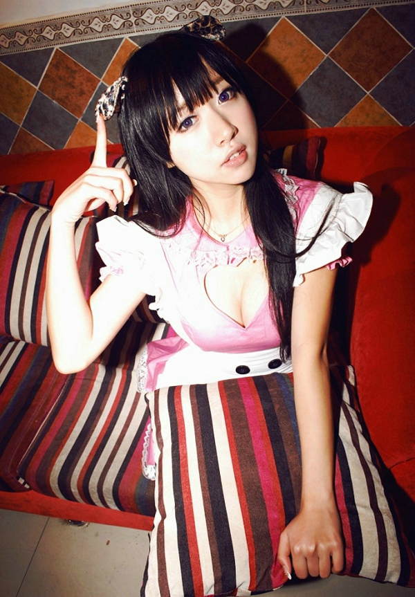 清纯留学生妹子私房性感女仆装可爱俏皮写真