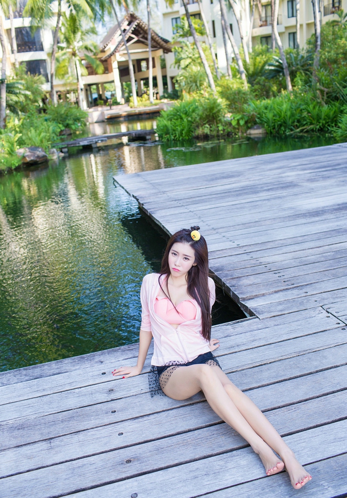 可爱少女程小烦不烦性感诱惑美腿写真