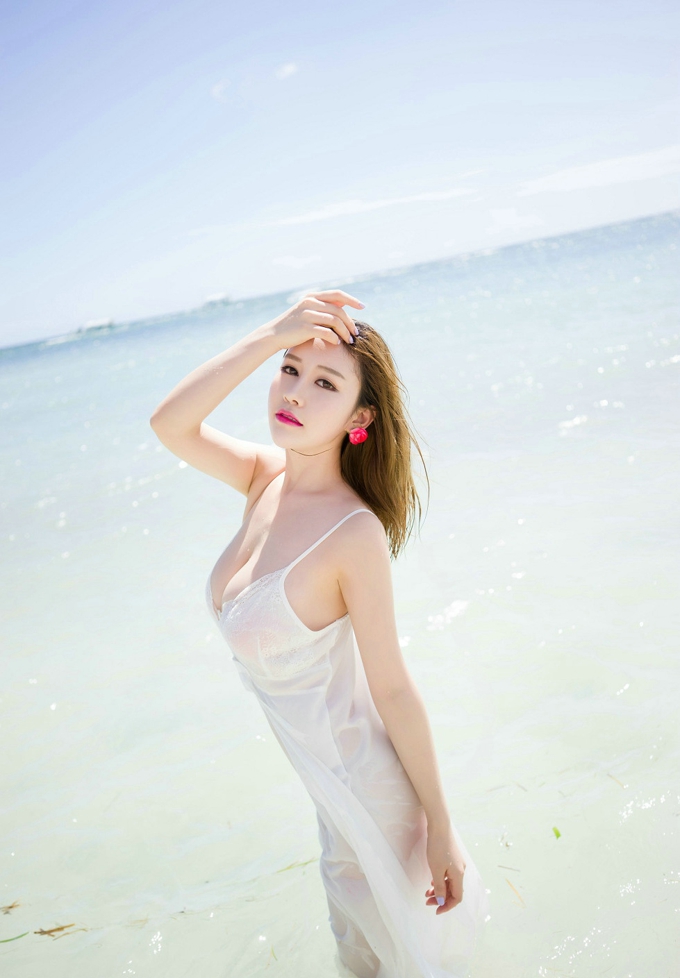 气质女神于姬Una诱惑迷人美乳性感火辣身材白嫩肌肤写真