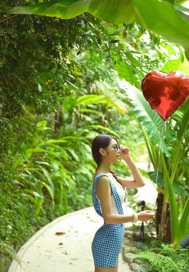 美女模特徐妍馨Mandy普吉岛旅拍娇媚美乳诱人阳光写真