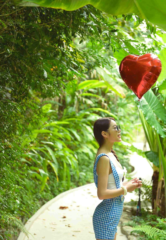 美女模特徐妍馨Mandy普吉岛旅拍娇媚美乳诱人阳光写真