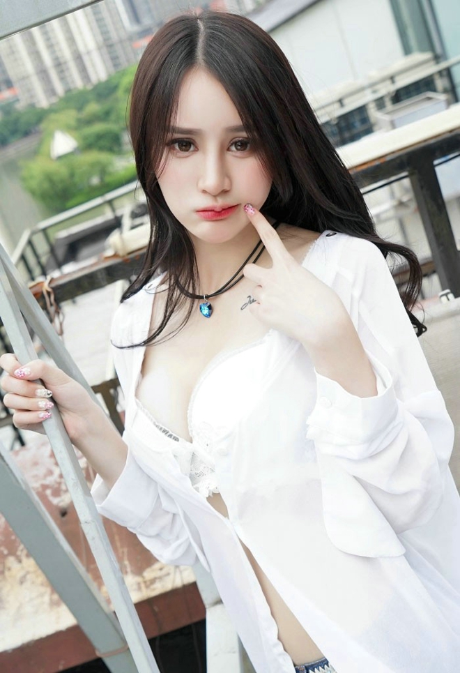 诱惑宅男清新性感气质美女Cheryl青树白色内衣火辣销魂诱惑写真