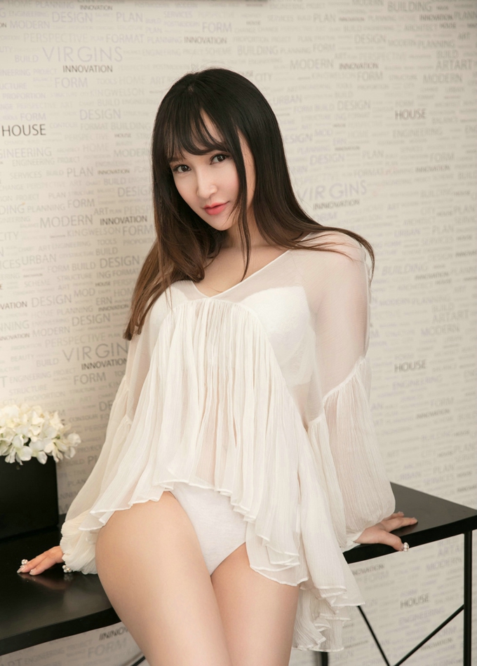 女神吴娇性感内衣透视情趣诱惑迷人白嫩肌肤俏丽私房写真