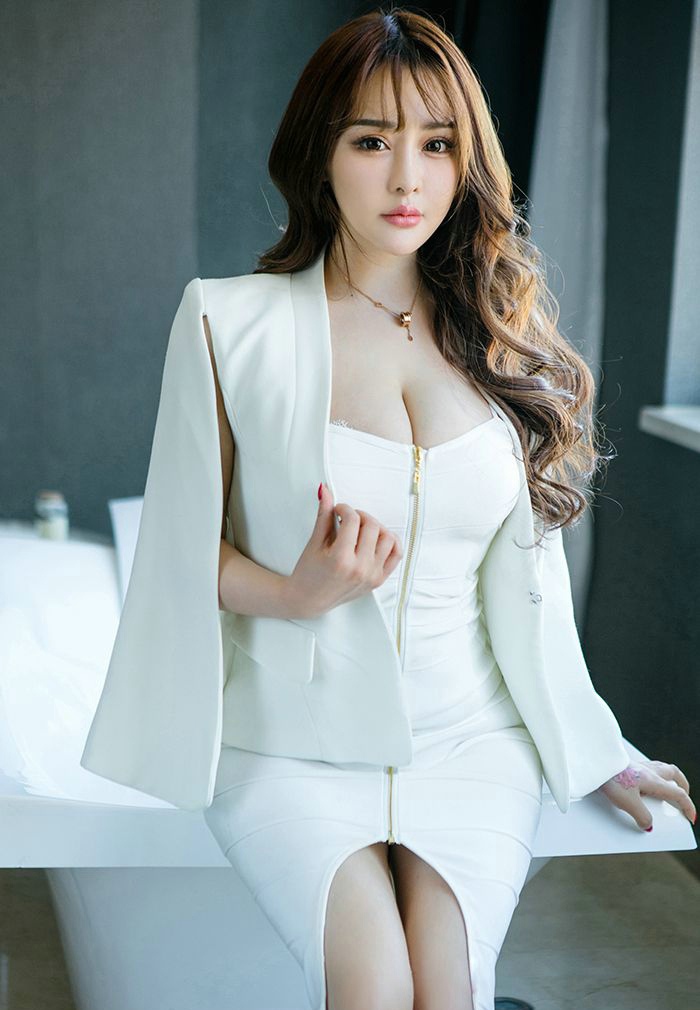 丰满私房美女金baby性感巨乳魅力无限