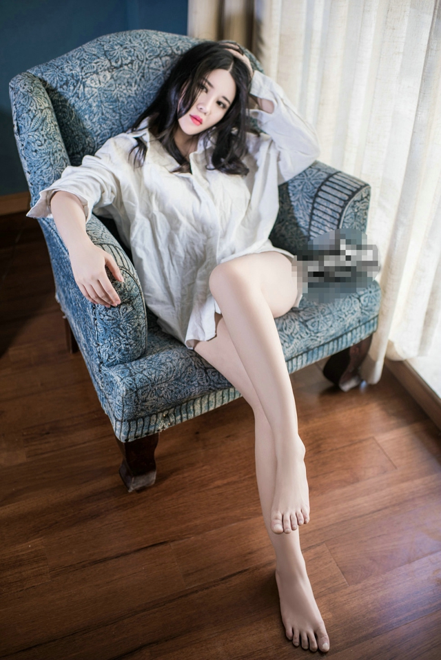 嫩模可儿居家白衬衣秀白嫩美胸完美身材性感写真