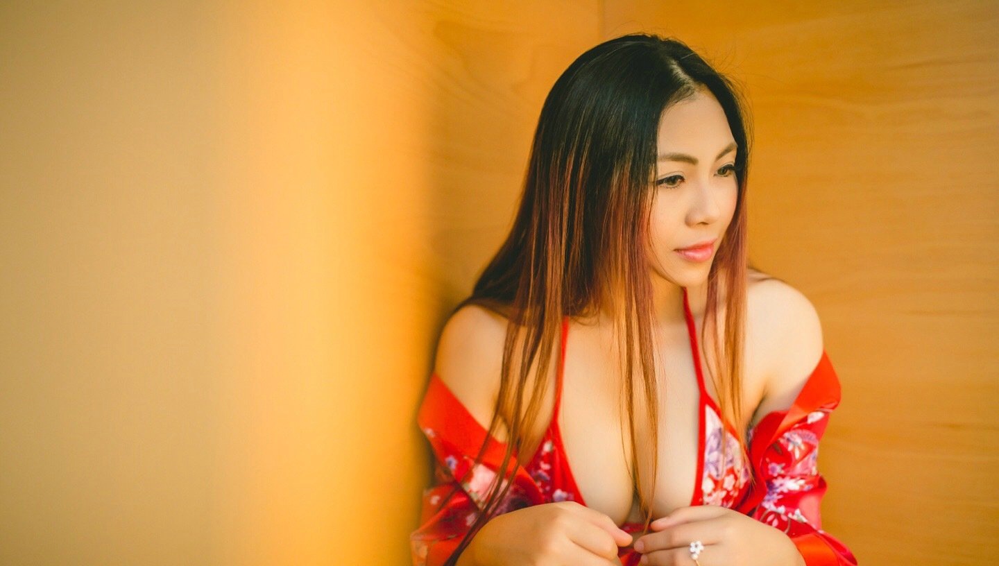 漂亮嫩白美眉陈雅雯性感私房写真