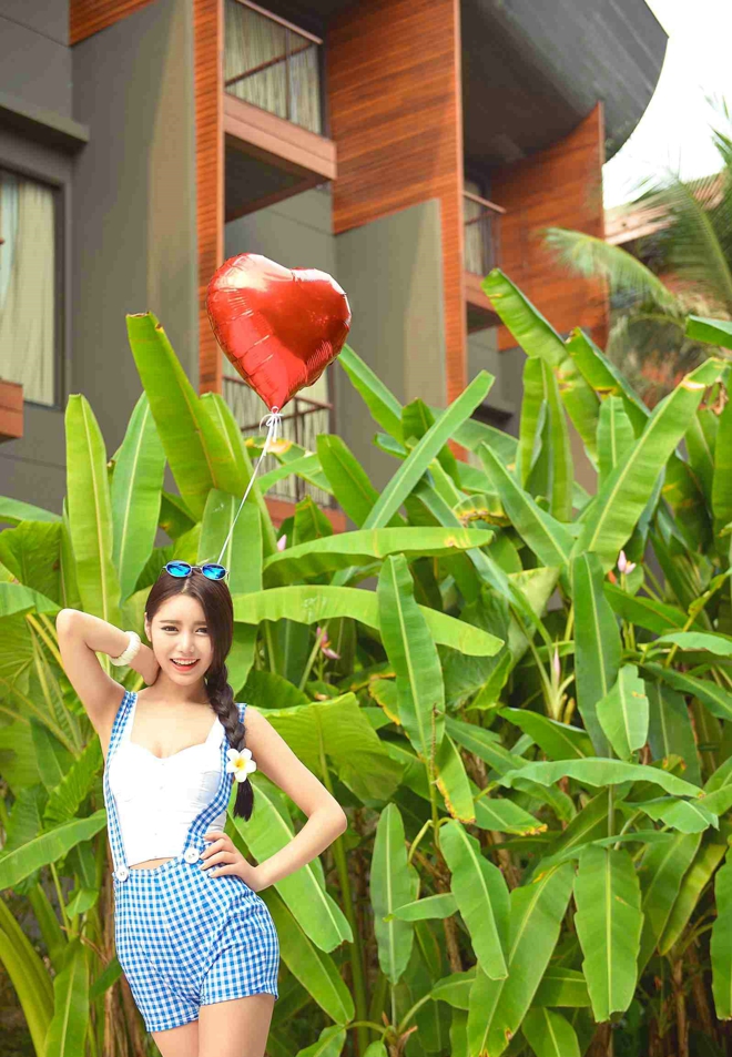 美女模特徐妍馨Mandy普吉岛旅拍娇媚美乳诱人阳光写真