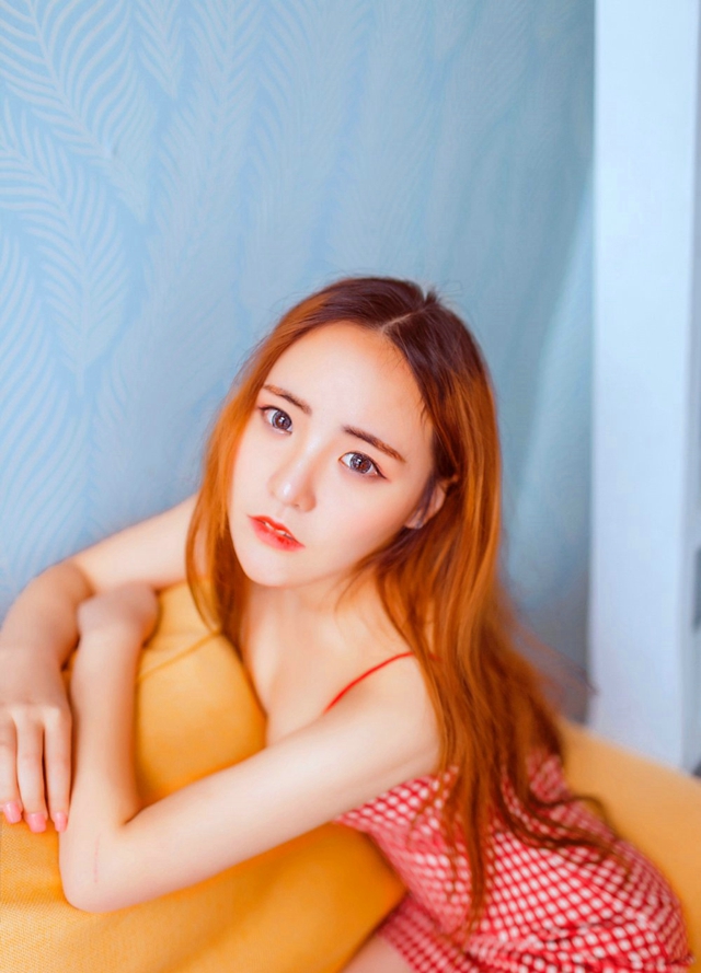 养眼美少女陈丹萌私房定制写真图片