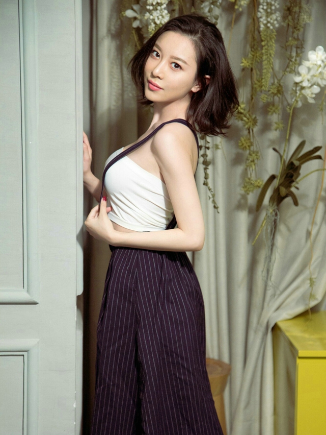慕羽茜私房情趣内衣秀完美身材美乳遮点极致诱惑写真