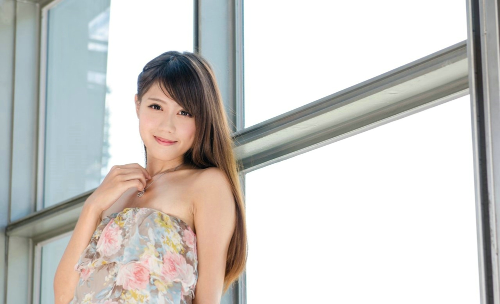 台湾清纯美女宝儿性感迷人美腿翘臀写真