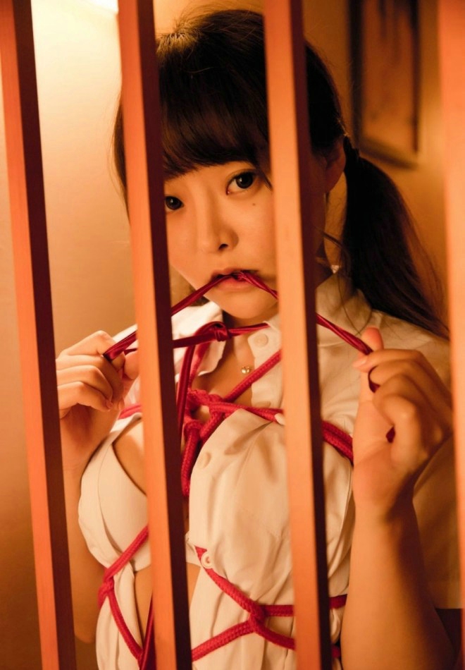 捆绑着你的女佣性感熟女娇媚销魂挑逗诱惑撩人写真