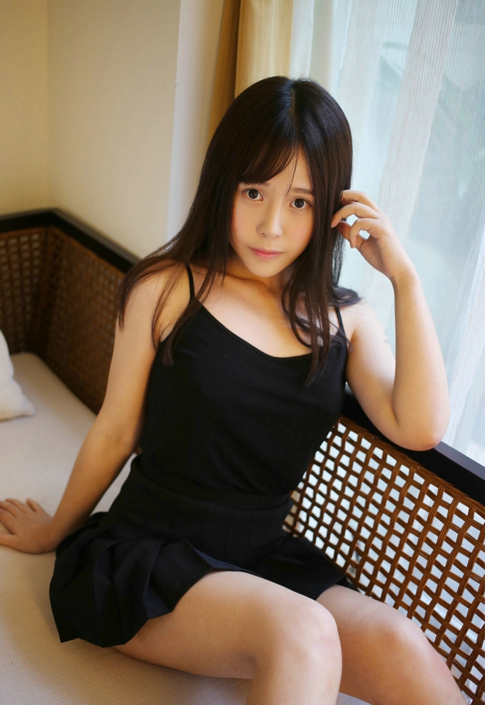 Evelyn艾莉黑色连衣裙美臀性感美腿诱惑迷人气质私房写真