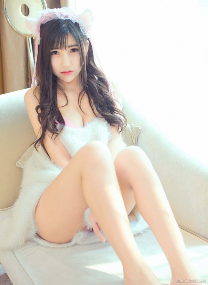 可爱猫女郎悠悠YOYO性感比基尼爆乳梦幻私房诱惑写真