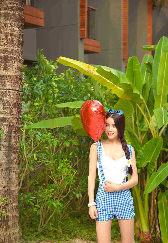 美女模特徐妍馨Mandy普吉岛旅拍娇媚美乳诱人阳光写真