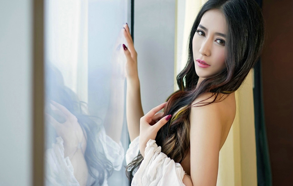 傅诗瑶SIRI清泉美女诱惑温香丰润气质妩媚美乳翘臀写真