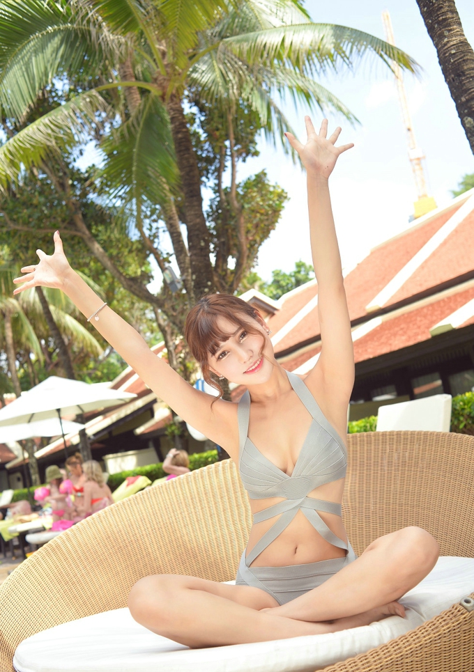 性感美女Milk楚楚比基尼诱惑迷人美乳翘臀大长腿完美写真