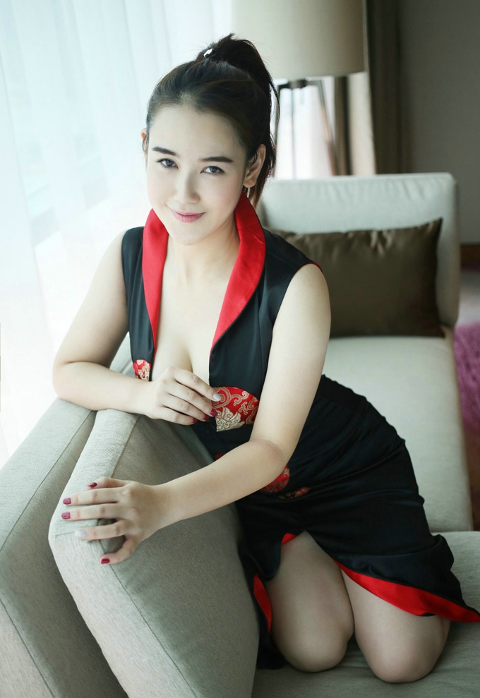 性感女神猫本amy巨乳大胸旗袍翘臀诱惑风情气质白嫩肌肤写真