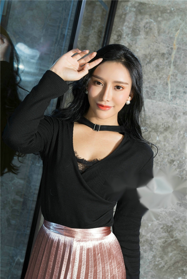 宅男内衣女神小西爆乳丰满撩人性感魅惑写真图片
