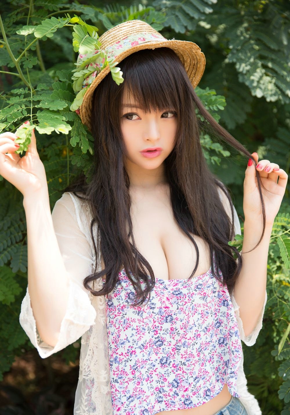 丰满黑长直美女萝莉歪歪户外性感巨乳白皙写真