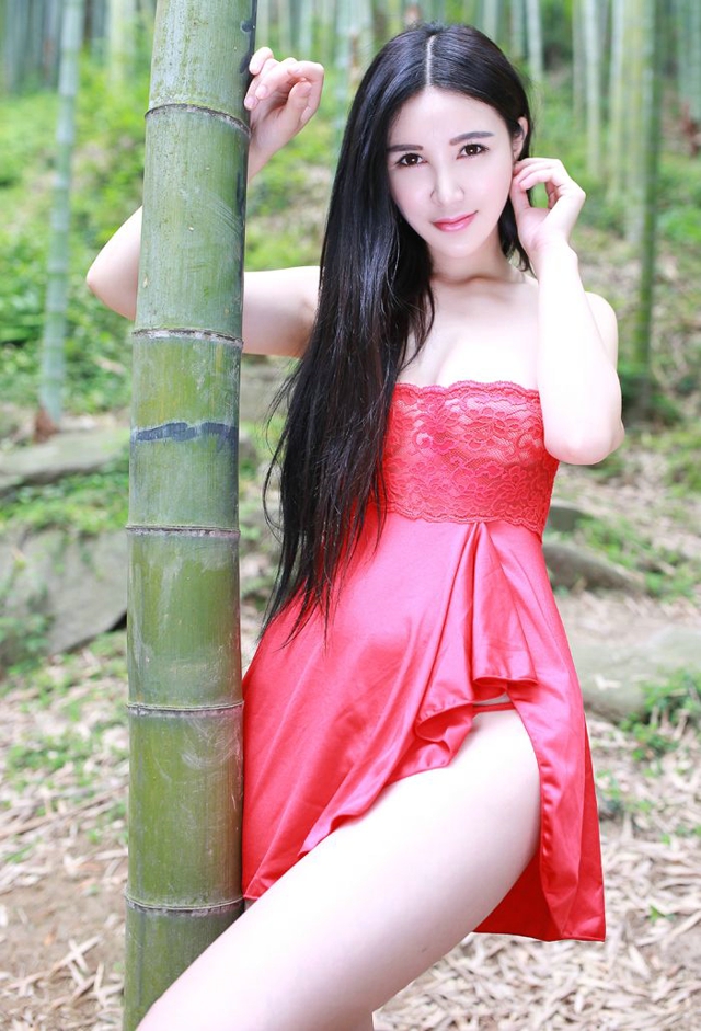 红色连体裙超迷人性感娇艳竹林仙女顾欣怡诱惑娇媚写真