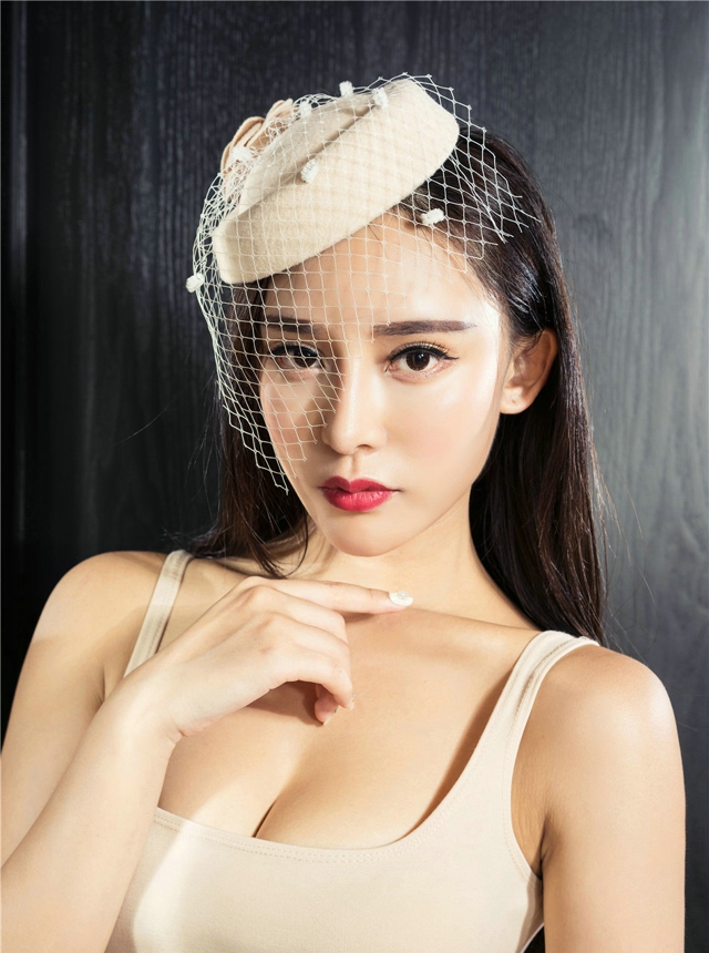波霸豪乳美女小西诱人低胸礼服迷情性感迷人养眼写真图片