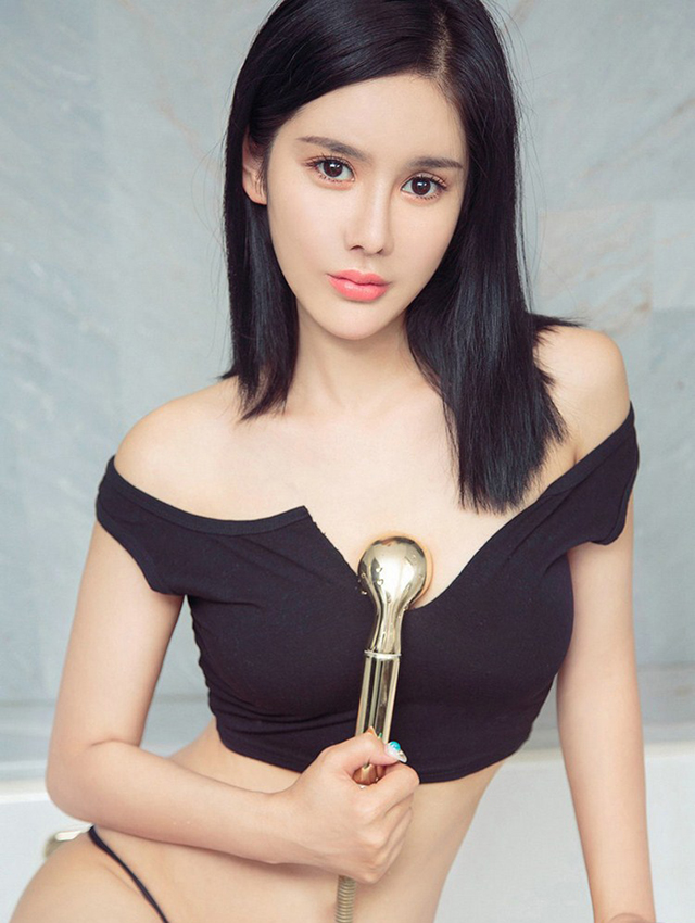 绝美身材美女Olina性感浴室勾人写真
