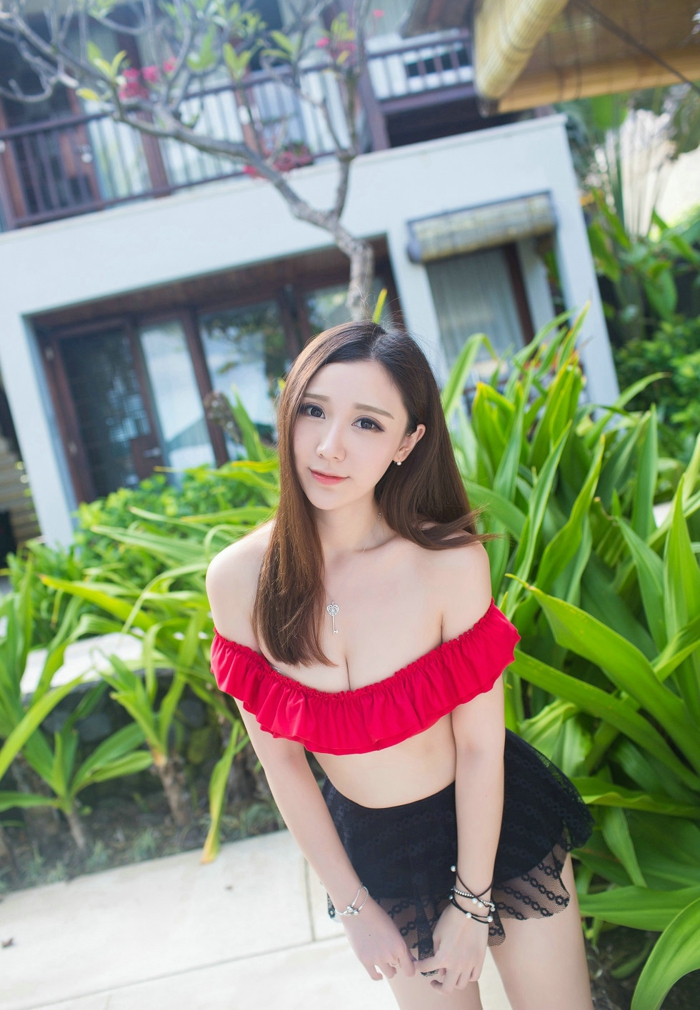 红衣黑裙清纯诱惑靓丽女神淼淼萌萌哒诱惑性感写真
