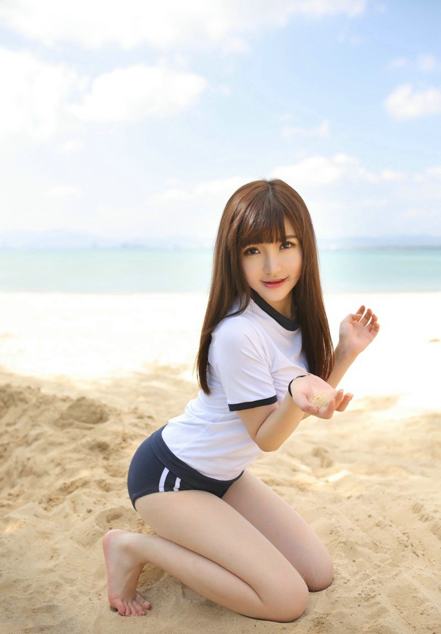 性感娇艳甜美95后女孩苏糯米三亚旅拍绝色诱惑爆乳翘臀写真
