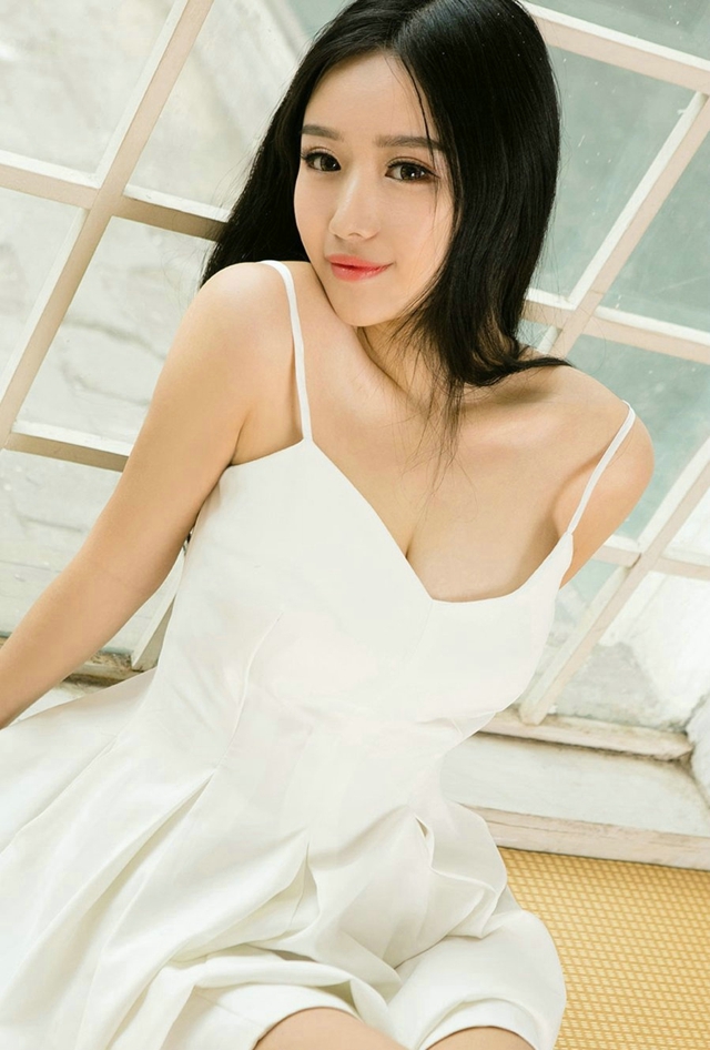巨乳诱人娇艳爆乳美女倪叶藤诱惑妩媚迷人私房写真
