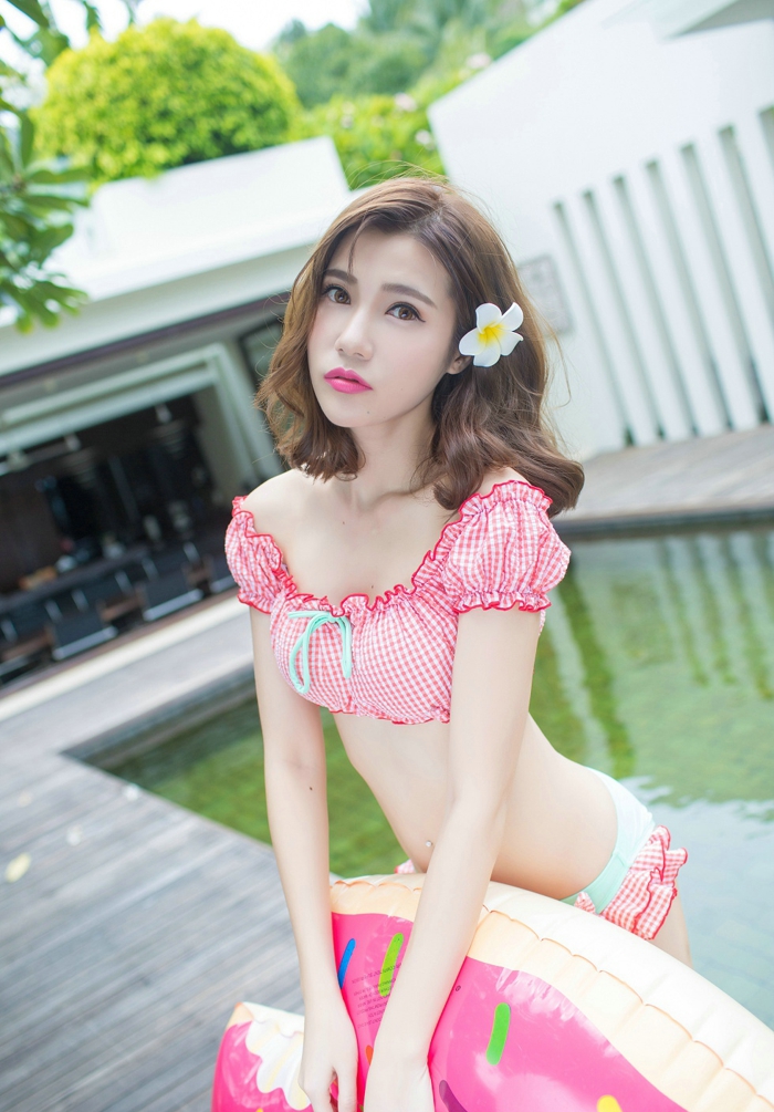 气质嫩模Sandy陈天扬苏梅岛旅拍性感比基尼甜美迷人写真