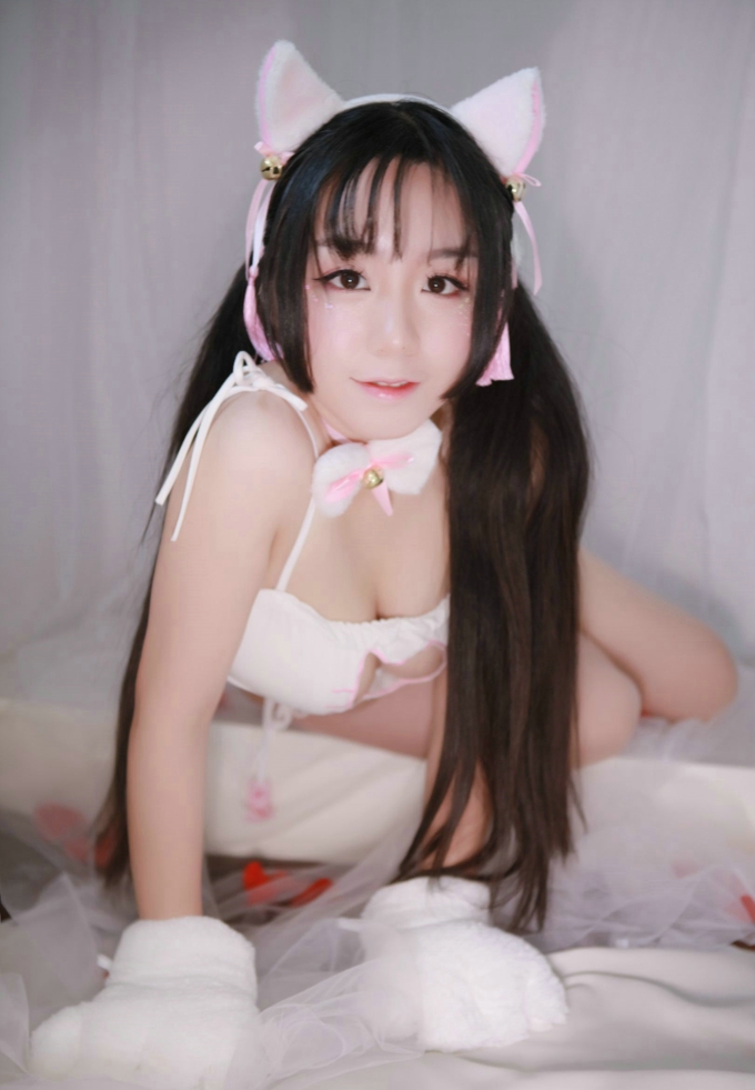 清纯可爱美少女 萝莉吃白菜的vi菜菜迷人美乳诱惑丰姿写真