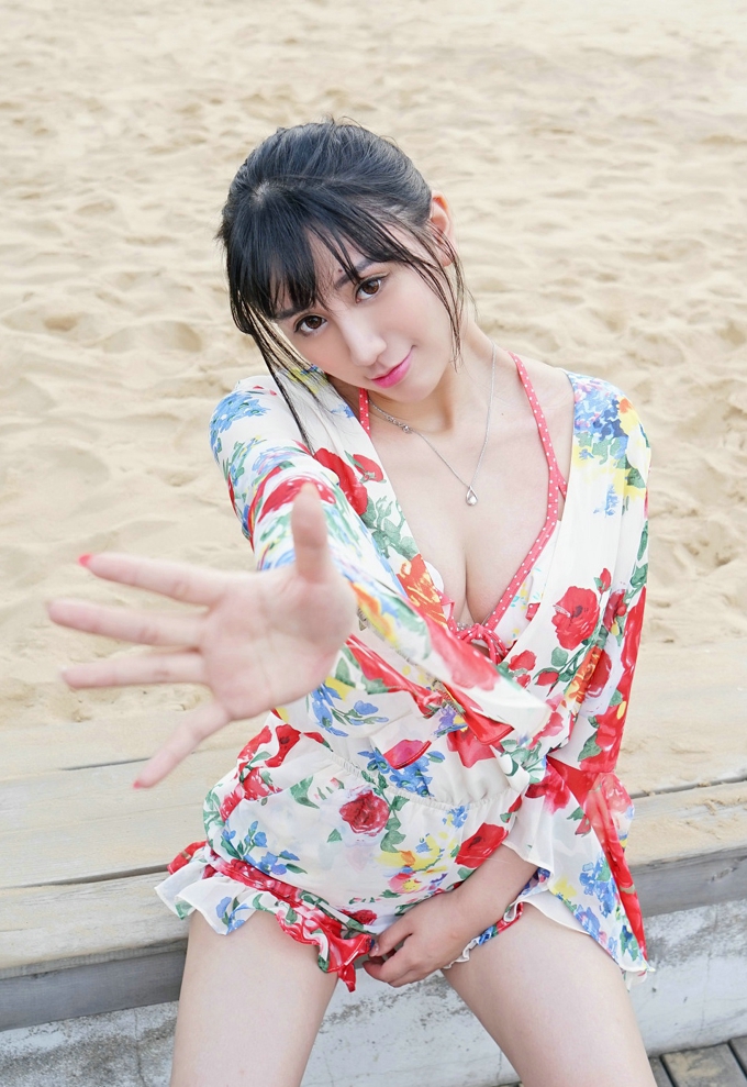 清纯靓丽迷人少女杨晓青儿娇巧丰润气质妩媚翘臀巨乳写真