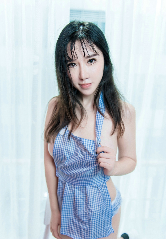 嫩模韩恩熙居家私房女仆装真空激凸秀傲人美乳诱惑写真