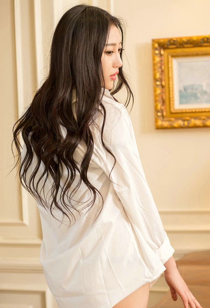 性感美女依然私房诱人气质美乳翘臀诱惑妖娆娇嫩写真