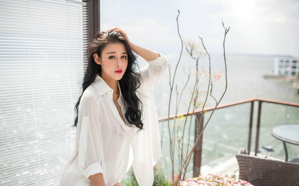 性感女神叶佳颐妖娆妩媚黑色情趣内衣露豪乳诱惑写真