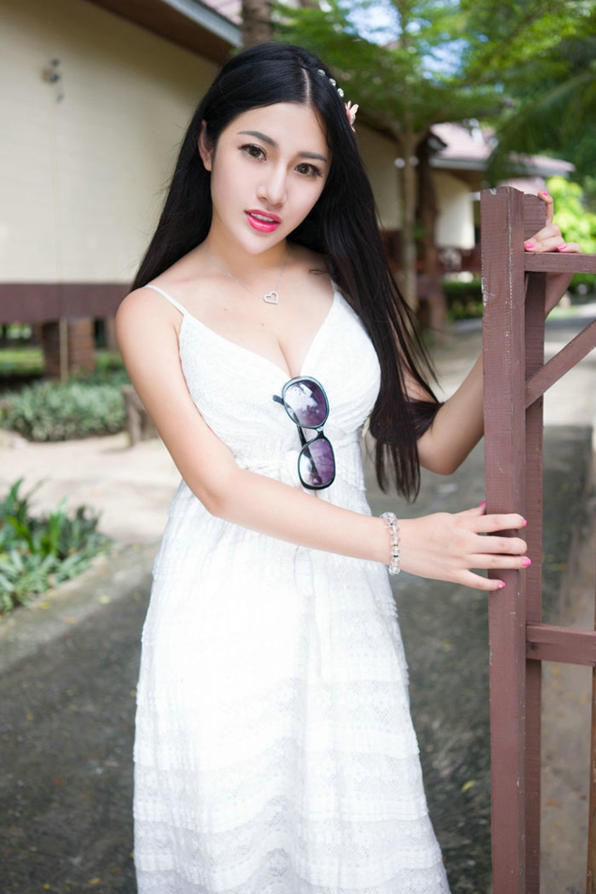 性感娇艳幽韵秀人美女嘉嘉宝贝泰国普吉岛旅拍诱惑娇媚写真