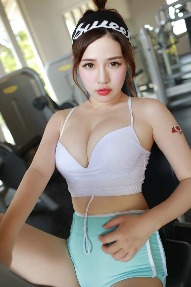 性感宅男慧质女神运动宝贝徐嘉乐比基尼爆乳诱惑娇媚写真
