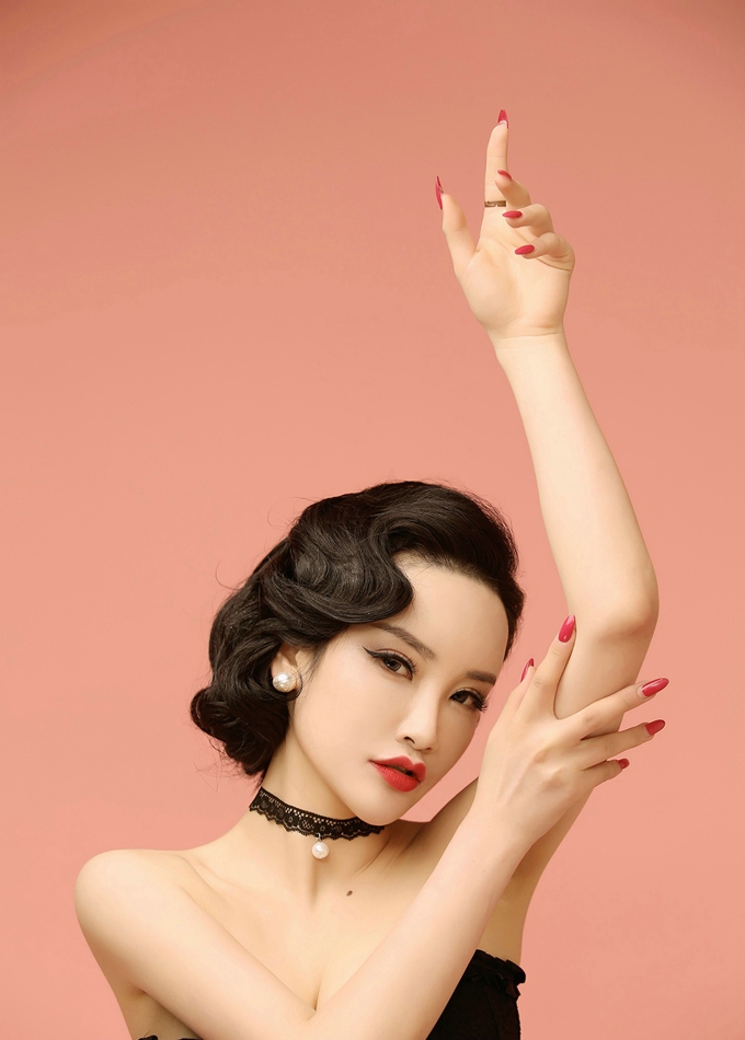 短发性感美女PinkHot_戴安娜大胸翘臀诱惑迷人妩媚妖娆养眼写真