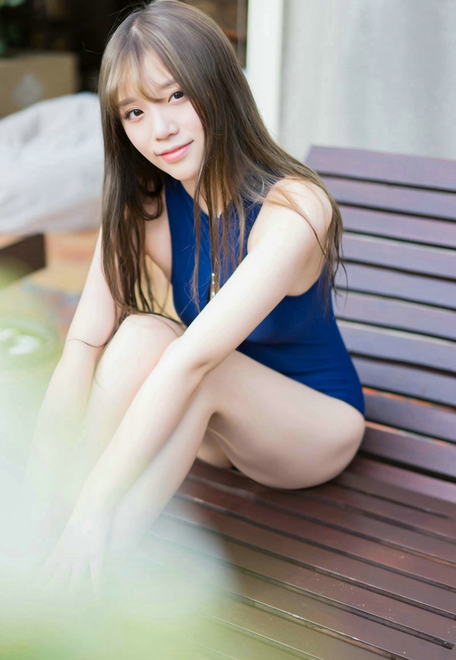 性感娇艳美女模特程彤颜苏梅岛旅拍连体泳衣诱惑写真