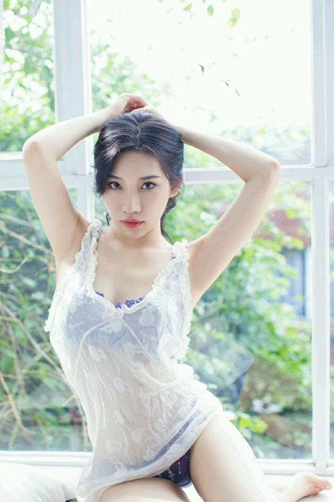 小狐狸Sica私房内衣居家迷人妩媚写真