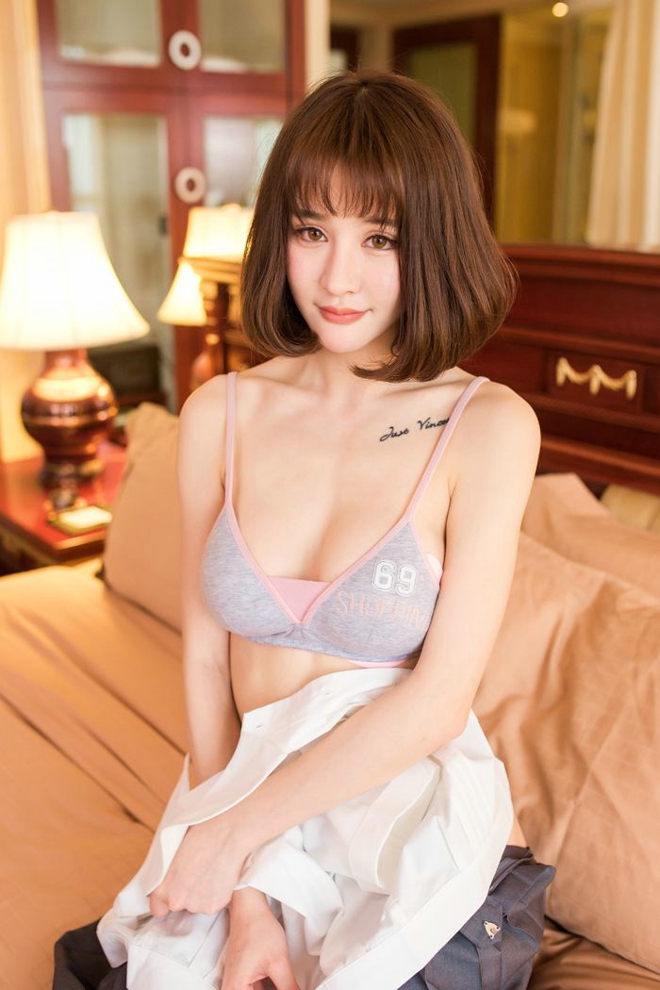 酥胸半露十分惊艳性感娇嫩俏丽嫩模青树mm爆乳诱惑写真