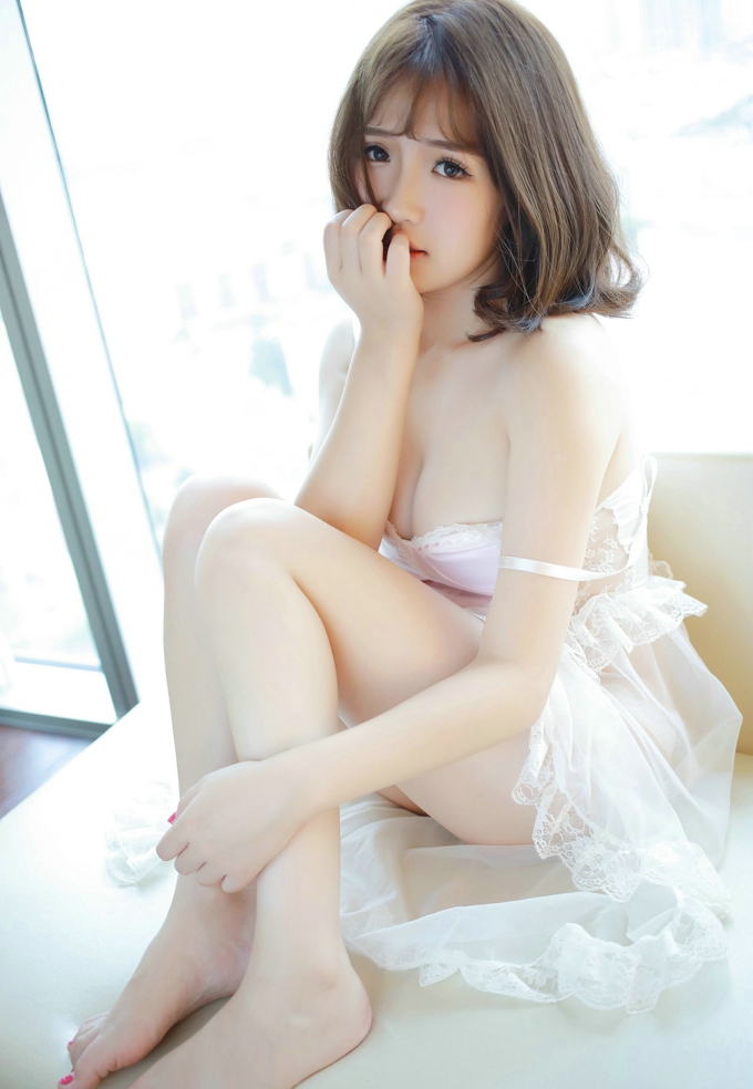 嫩模徐cake居家私房白嫩豪乳丰满诱惑写真