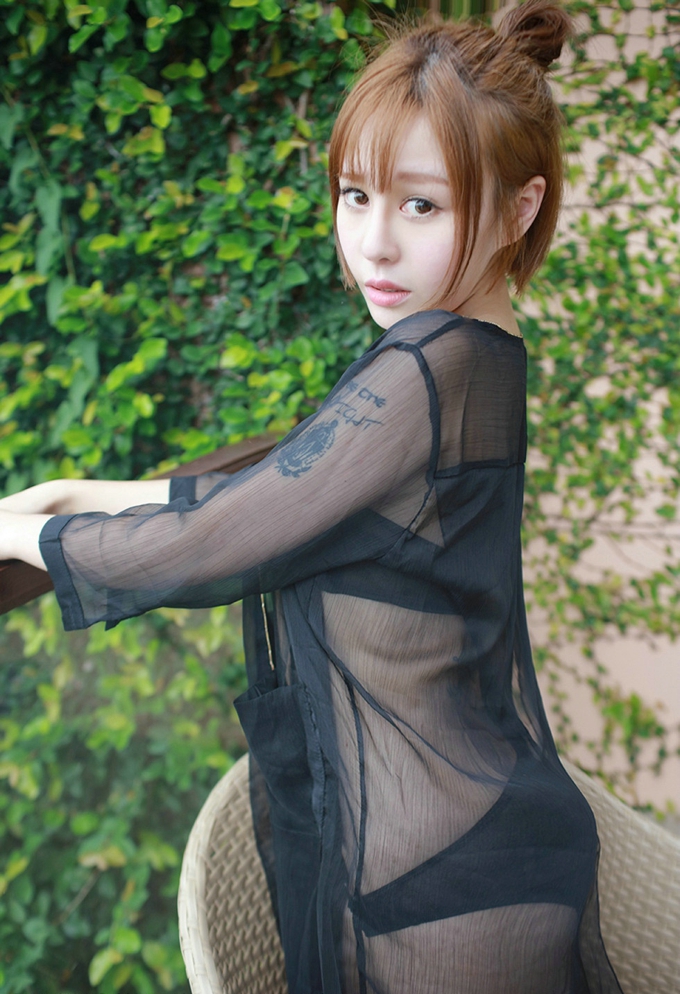 Evelyn艾莉黑纱内衣大胸细腰翘臀诱惑性感迷人俏丽妖娆写真