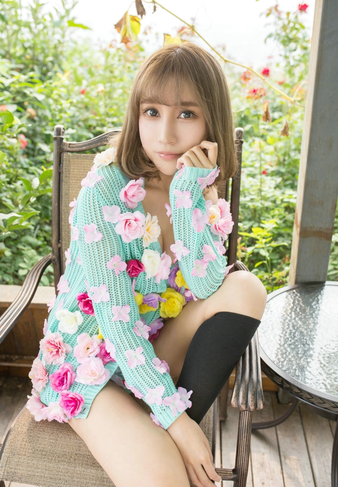 混血美女米诺性感比基尼诱惑爆乳翘臀靓丽养眼私房写真