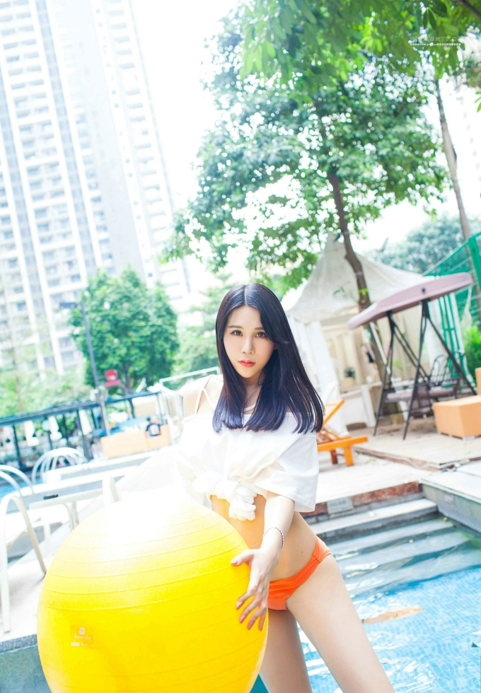 丰润翘臀美女林恩芝alu性感迷人写真