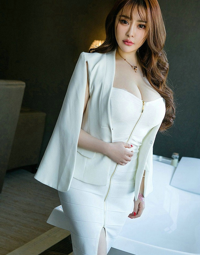 性感惹火小清新美女少妇露肥臀豪乳胸器销魂娇媚诱人写真