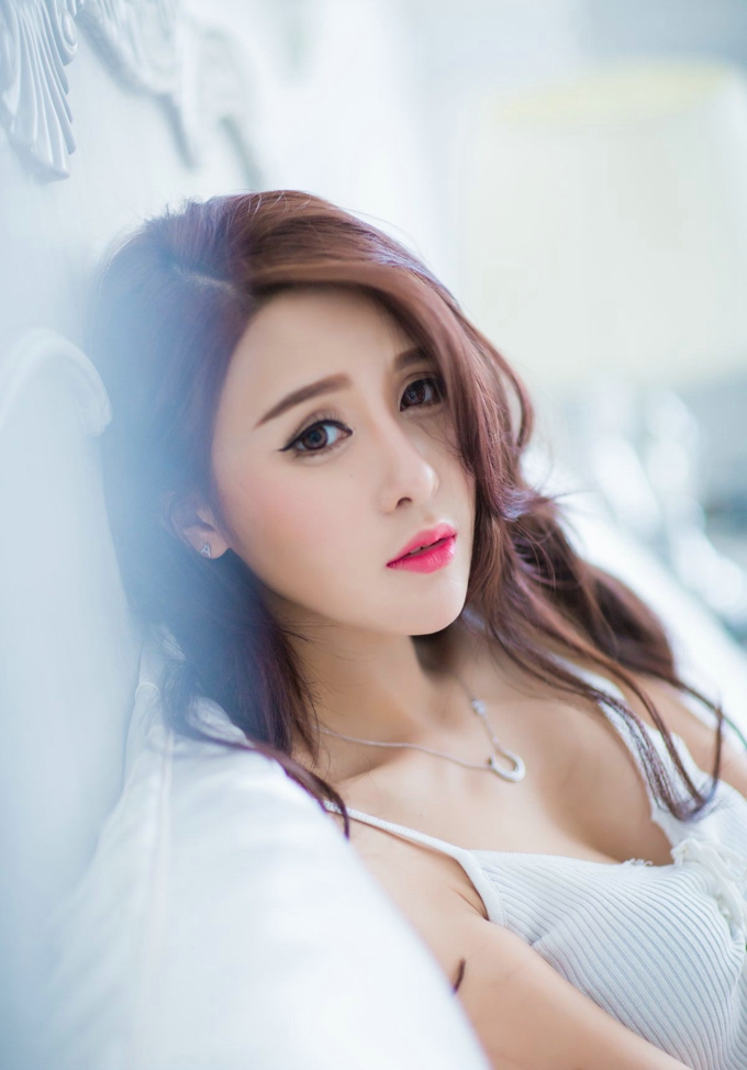 居家私房娜大少爺清爽美女诱惑迷人气质美乳妖娆妩媚写真