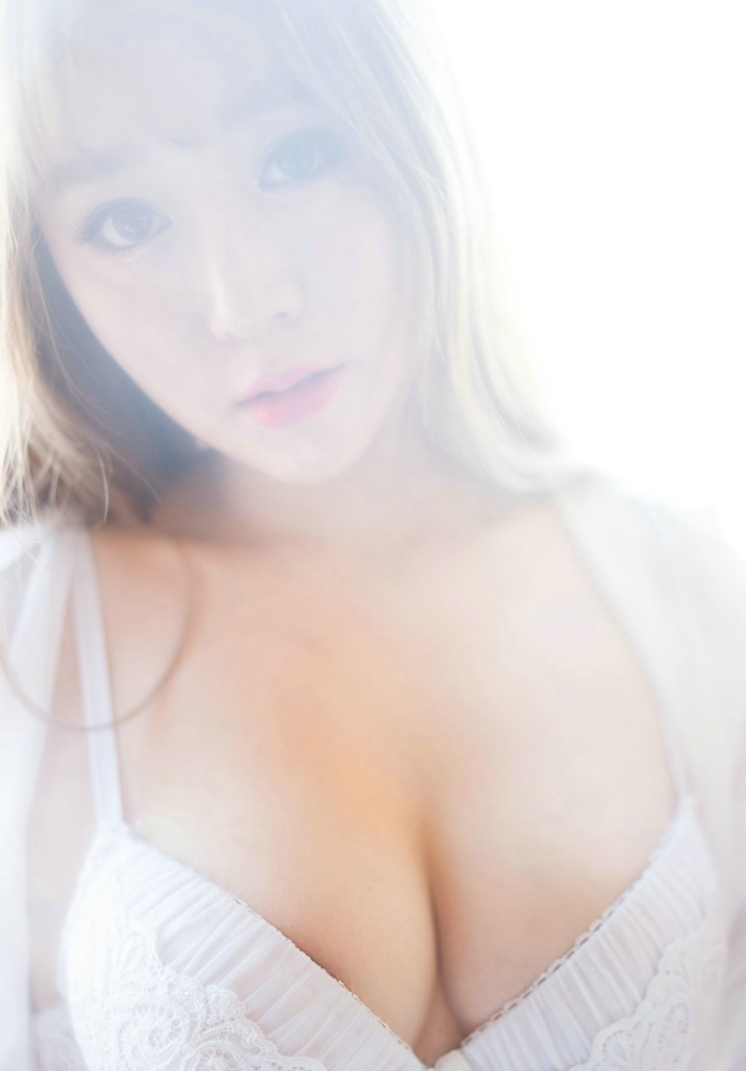 白色连衣泳衣美乳诱惑翘臀勾魂妩媚私房居家气质王雨纯写真