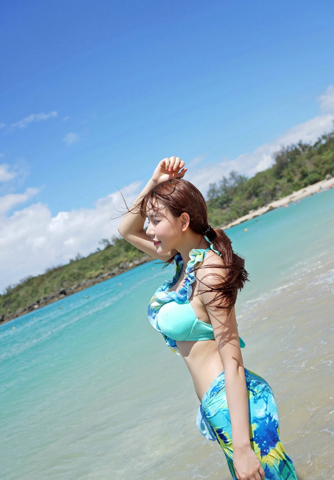 清凉一夏Milk楚楚性感比基尼沙滩风情靓丽诱惑美乳气质写真